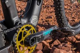 ABSOLUTE BLACK PLATO OVAL SRAM DIRECT MOUNT BOOST 3MM OFFSET GOLD
